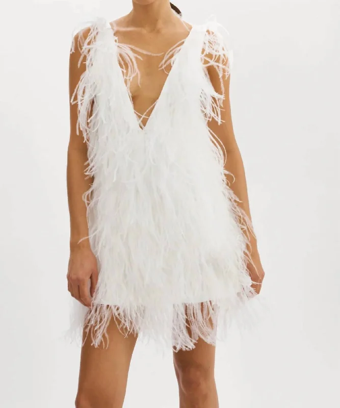 Chic Wardrobe Essentials Alena Dress In White