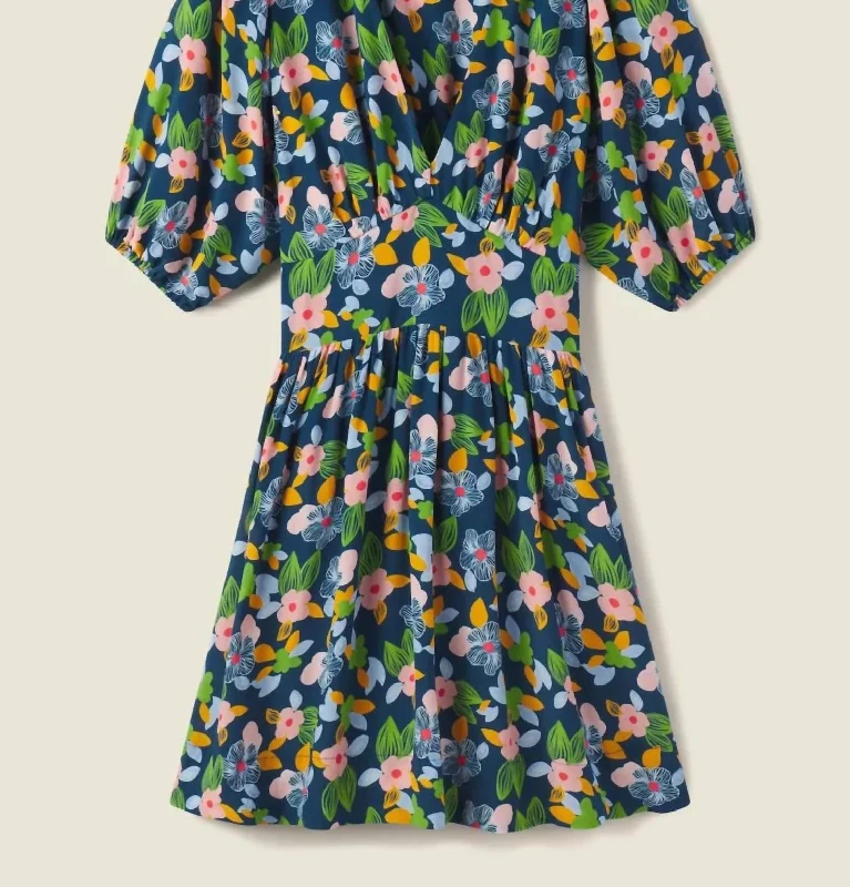Trendy Boutiques Online Gia Dress In Wild Hibiscus