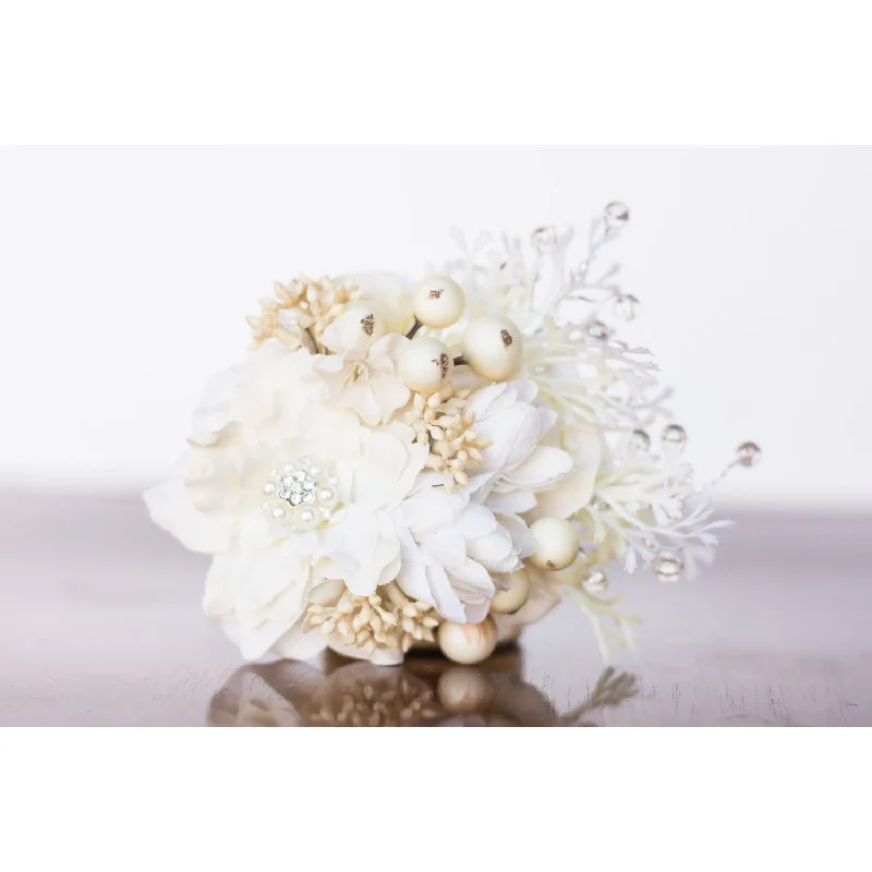 Unique Women’s Fashion Pieces Ivory Woodland Floral Clip