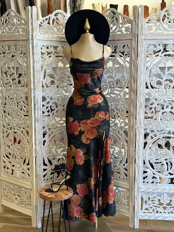 Trendy Women’s Outfits for Casual Wear Black Floral Backless Maxi Dress- Not Stretchy
