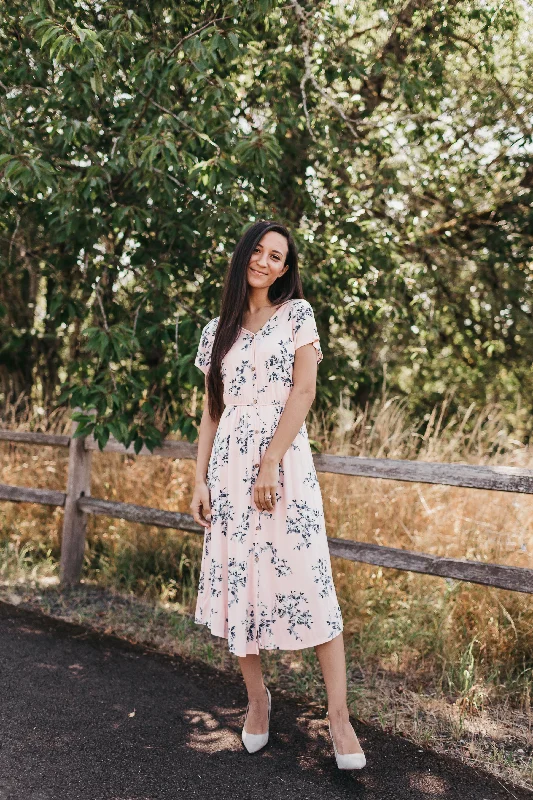 Clearance Sale, All Cheap Lucy Floral Midi Dress in Blush