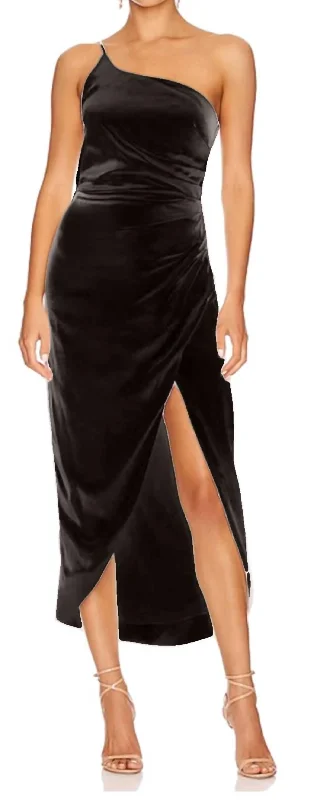 Modern Glamour Isabelle Dress In Black