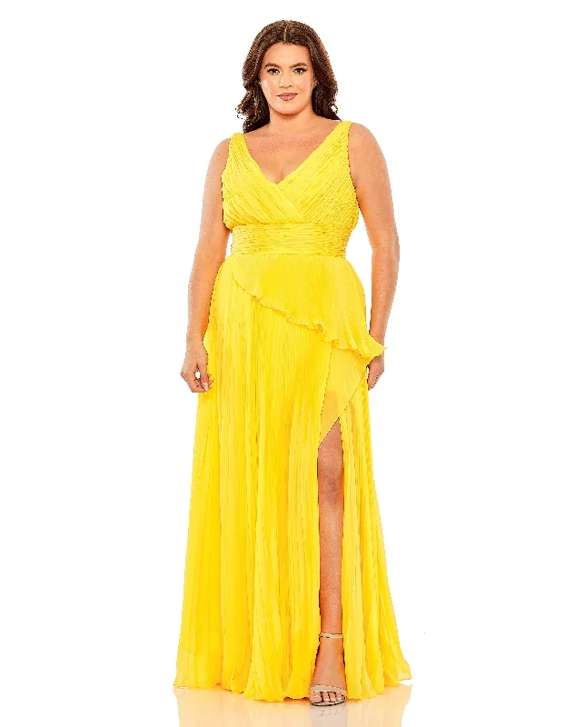 Fashion Forward Femininity Mac Duggal 49714 Fabulouss Long Sleeveless Plus Size Dress