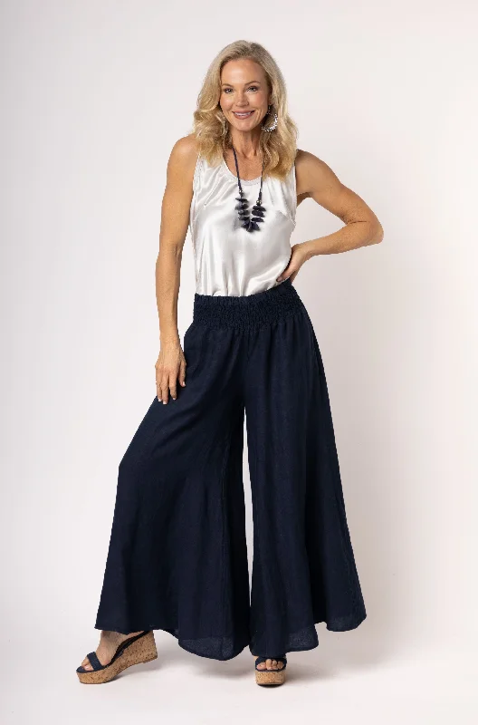 Vintage-Inspired Style Offers Diana Pant in Navy