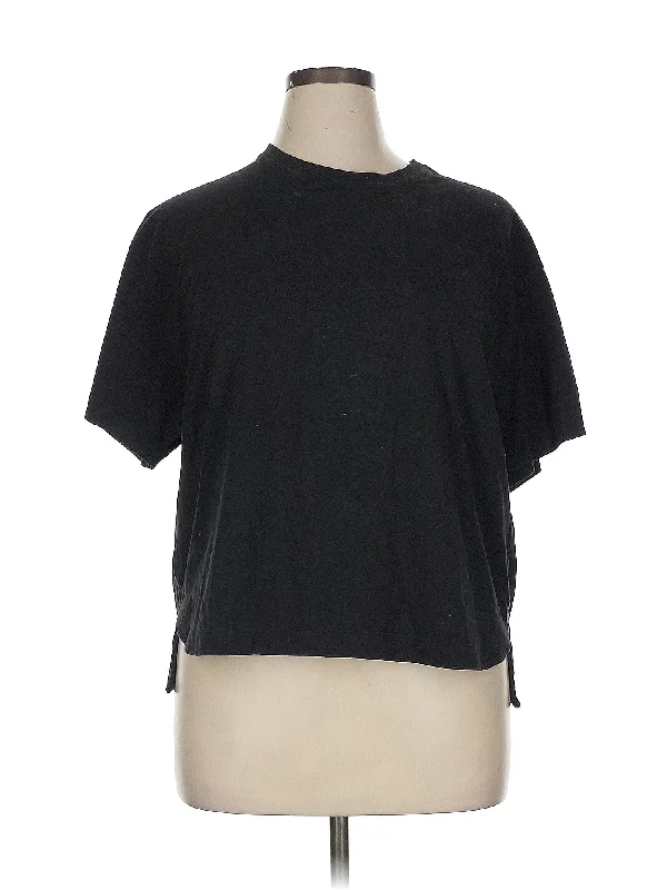 Trendy Threads Short Sleeve T Shirt