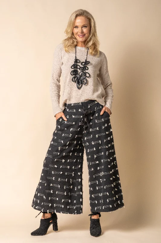 Hurry Before It'S Gone Aloka Pants in Onyx