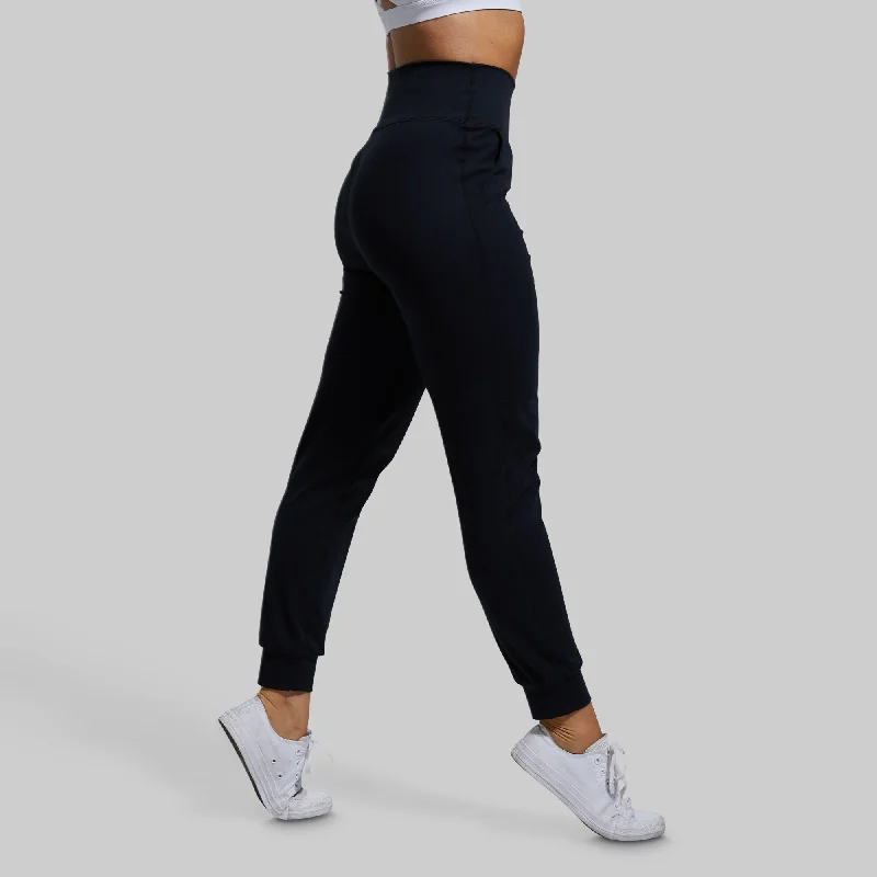 Versatile Women’s Clothing for All Occasions Weekender Jogger (Black)