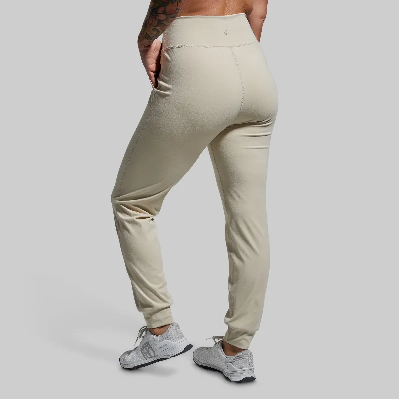 Women’s Trendy Outfits Weekender Jogger (Oatmeal)